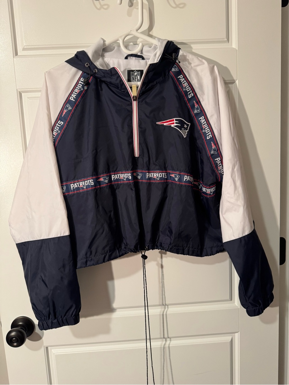 New England Patriots NFL Team Apparel Cropped Half-Zip Windbreaker, Size Large
